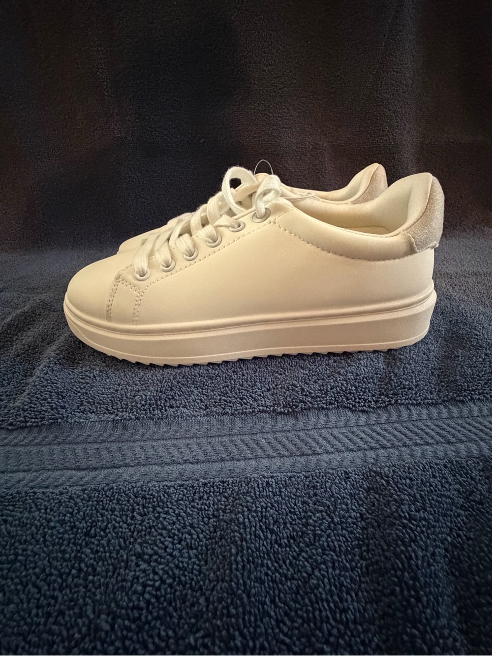 Universal Thread Cream Platform Sneakers